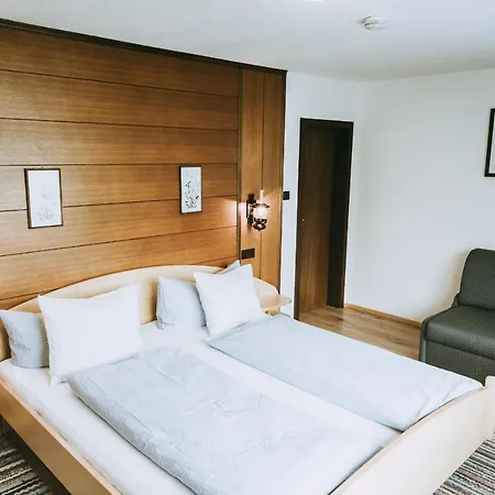 Haus Rainbach Guest house Umhausen